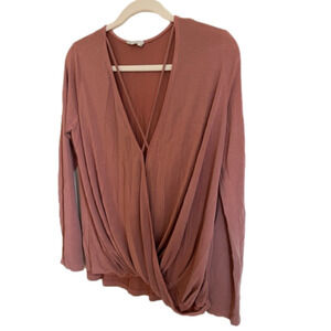 LUSH Sexy V neck top Medium